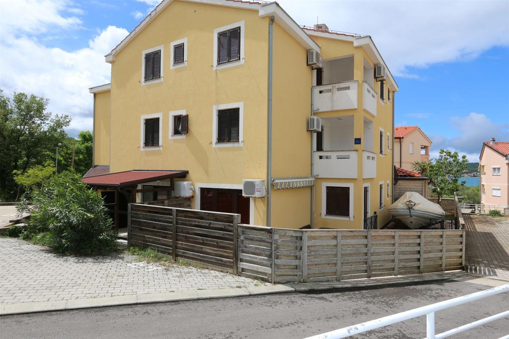 Apartment Bensak Klimno Esterno foto